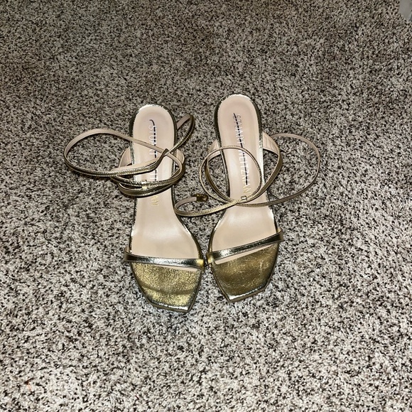 Stuart Weitzman Gold 8.5 Tie Up Heeled Sandals - Picture 2 of 6